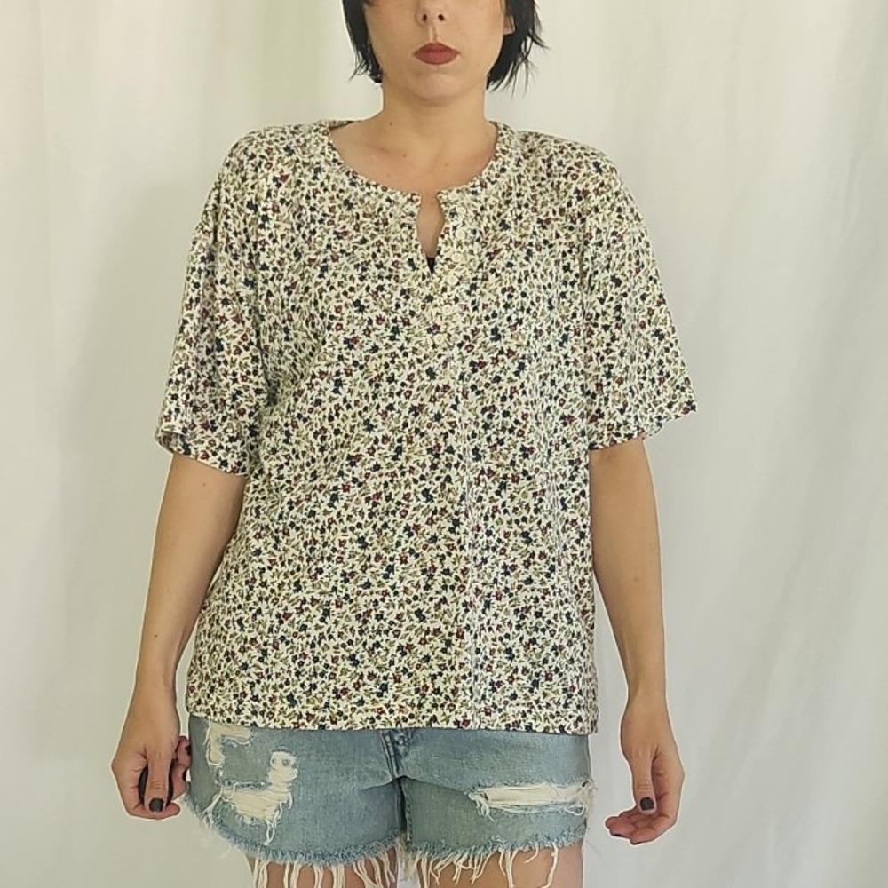 90s Ditsy Floral Print Tee